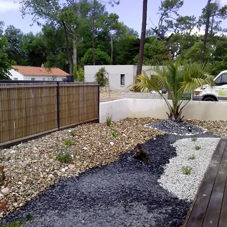 בית נופש House With Private Pool סן ז'אן דה מון