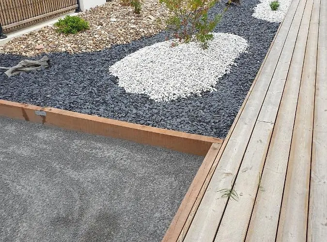 Дом отдыха House With Private Pool Сен-Жан-де-Мон