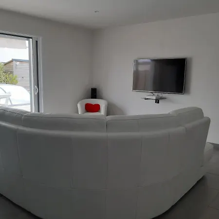 House With Private Pool Ferienhaus *