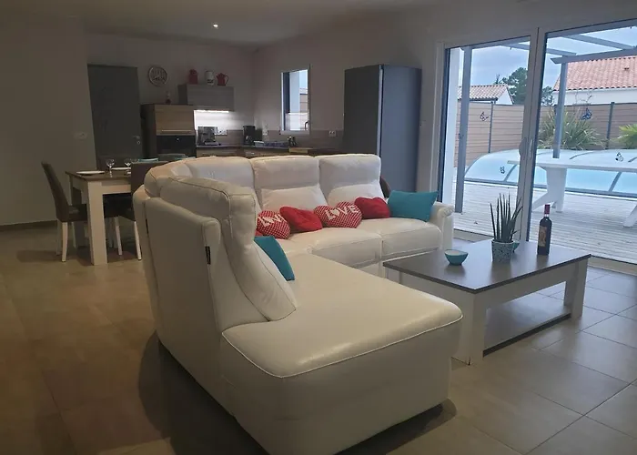 House With Private Pool Casa de Férias